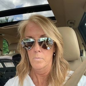 Meet your Posher, Sandy